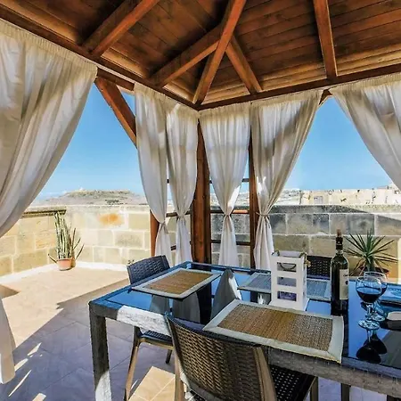 4 Bedroom With Private Pool In Gozo בית נופש Għarb