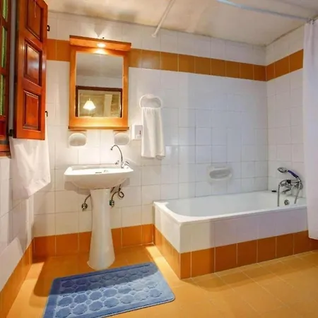 בית נופש 4 Bedroom With Private Pool In Gozo Għarb