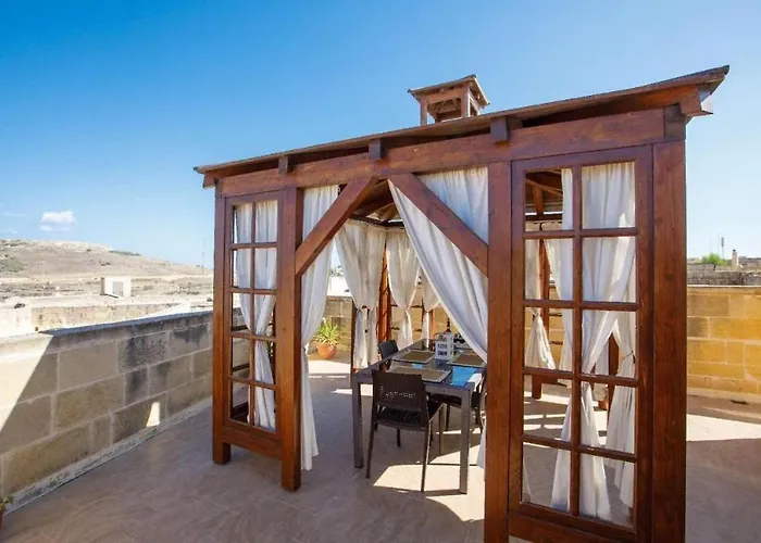 4 Bedroom With Private Pool In Gozo Għarb