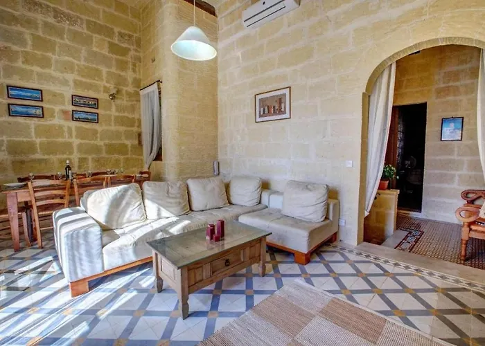 4 Bedroom With Private Pool In Gozo * Għarb
