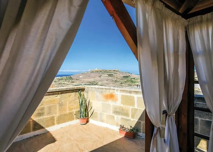 4 Bedroom With Private Pool In Gozo Σπίτι διακοπών *