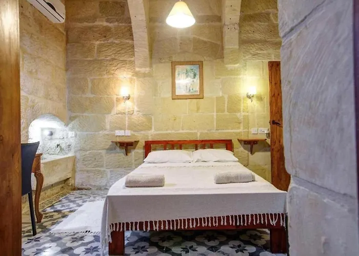 4 Bedroom With Private Pool In Gozo Għarb