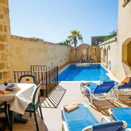 4 Bedroom With Private Pool In Gozo Сasa de vacaciones Għarb