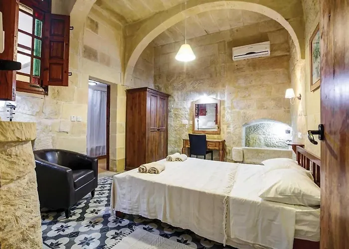 Case de vacanță 4 Bedroom With Private Pool In Gozo *